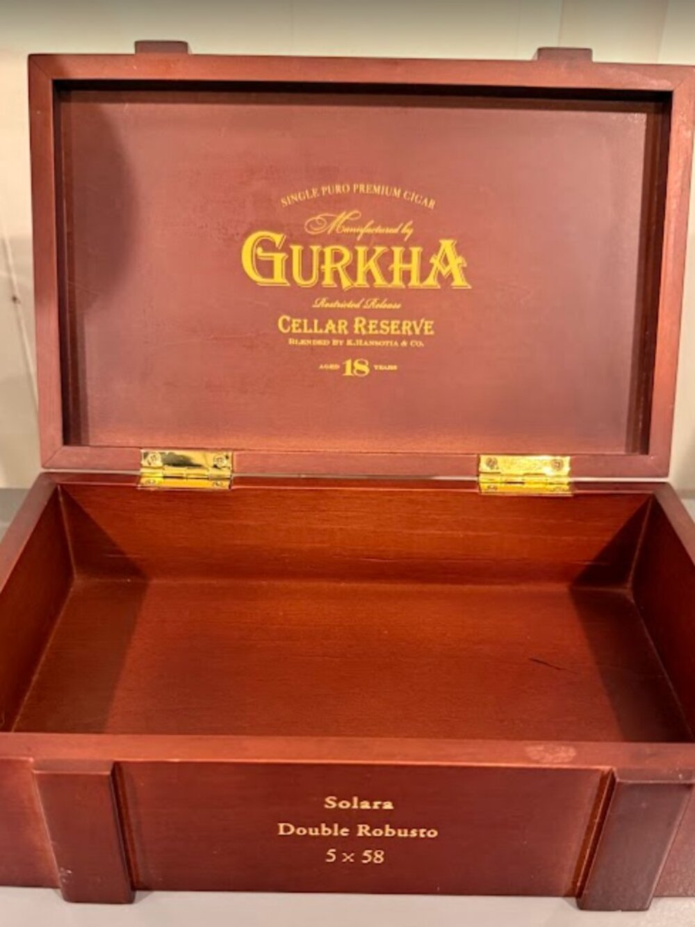 Gurkha Cellar Reserve 18 Year Wooden Cigar Box Solara Double Robusto